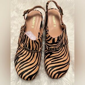 🤎🤎 “SOLD OUT” Silent D Georgia Clogs Cow Hair Animal Print Sz.41 EU